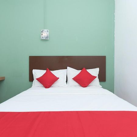 Super Oyo 218 Storytel Hotel Кота Кинабалу Екстериор снимка